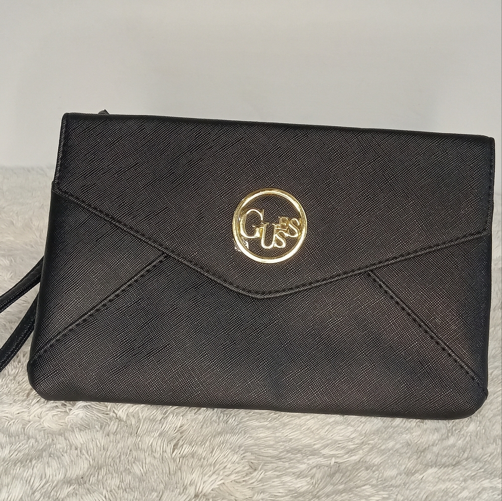 Guess Wristlet